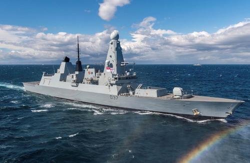 法国和英国的军事实力哪个更强一些？