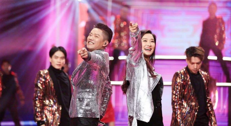 央视《星光大道》捧红的两个组合凤凰传奇玖月奇迹现状如何？