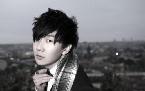 林俊杰的《我还想她》的简谱