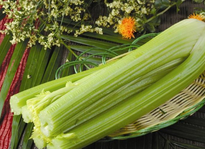 西芹怎么做好吃？