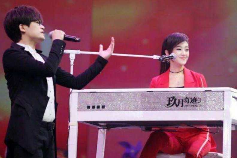 央视《星光大道》捧红的两个组合凤凰传奇玖月奇迹现状如何？