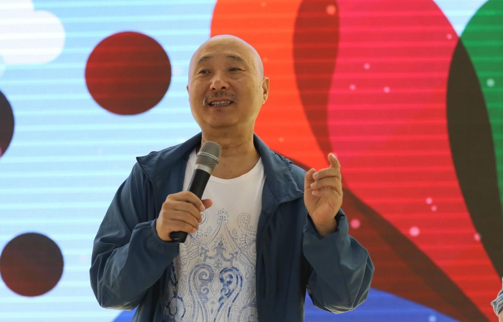 陈佩斯:春晚小品的开山鼻祖,阔别央视22年,如今他怎么样了,你怎么看?