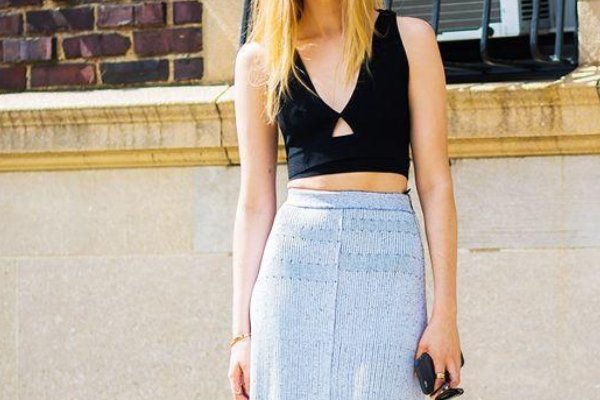 夏天到了，女生有哪些好看的吊带背心推荐？