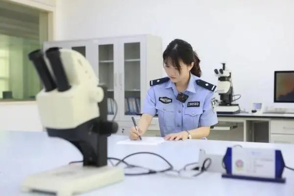 长春考生不相信物理成绩只17.5分要求笔迹鉴定,官方对此是如何回应的?