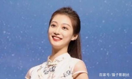 冯琳母亲称看直播才知道女儿是领诵员,母亲看到直播的那一瞬间是什么心情?