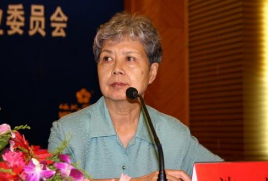 中国第一位电视播音员沈力的去世原因是什么？