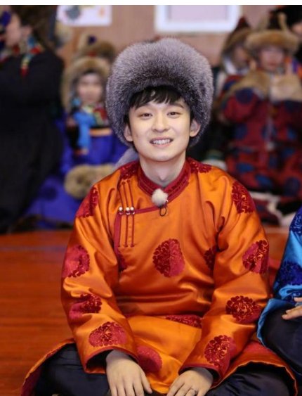 董子健“假笑男孩”是什么梗?