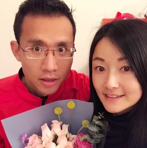 网球名将晏紫,结婚有11年之久了,成为了四个孩子的妈妈,你怎么看?