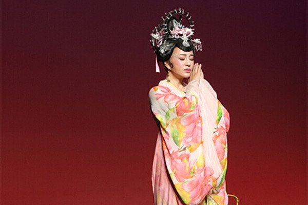 刘晓庆主演话剧《风华绝代》，现场反响如何？