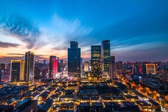 成都跻身超大城市行列，成都是一座怎样的城市？