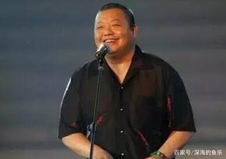 成龙曾拒绝向臧天朔交“保护费”,演唱会当天就被人砸,这到底是怎么回事?