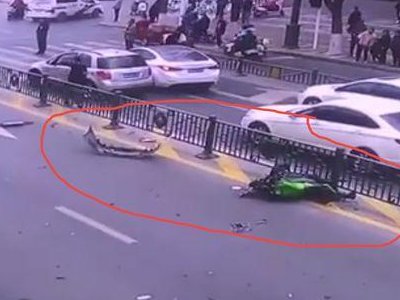 河南焦作一中学门口突发车祸,是否有人员伤亡?