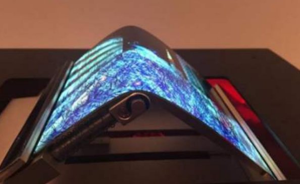 苹果测试可折叠iPhone显示屏,这种屏存在哪些便利之处?