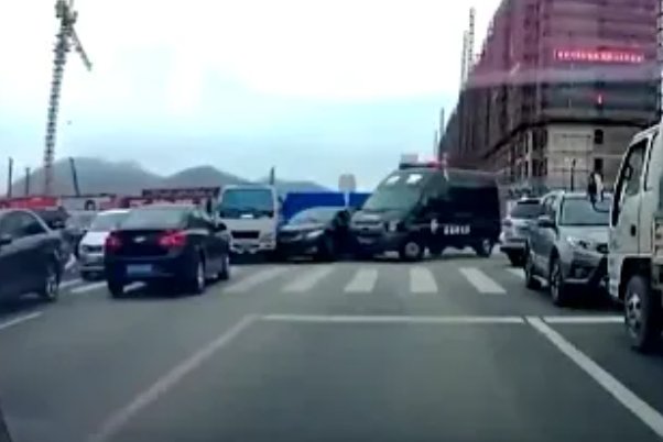 因琐事发生争执,辽宁女子驾车撞死母亲,她们之间为何会起争执?