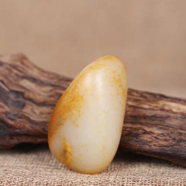 贵州罗甸的玉和和田玉的最大区别是什么，最好的贵州罗甸玉可以达到什么成色？