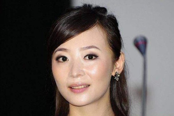 黄海波表白妻子曲栅栅,如何评价他们的爱情?