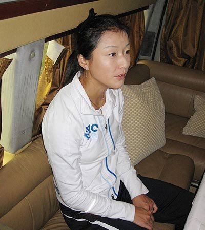 网球名将晏紫,结婚有11年之久了,成为了四个孩子的妈妈,你怎么看?