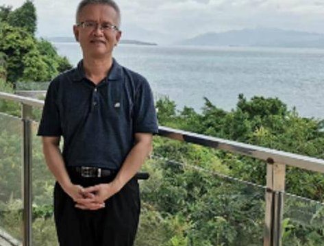 深大硕导被投诉不让学生毕业,涉事人被停职,此事在法律中如何定性?