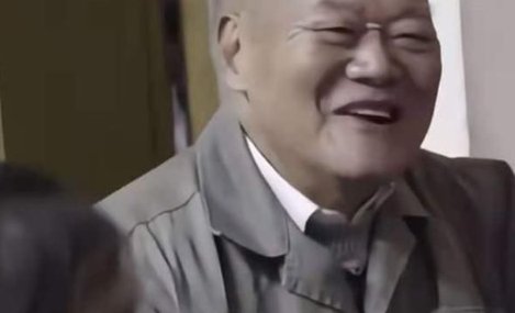 上海送三百万房产的老人家属发声，称老人痴呆，那送的还作数吗？