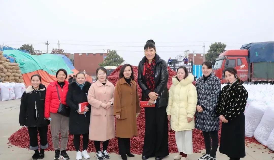 53岁女篮巨人郑海霞近况如何？