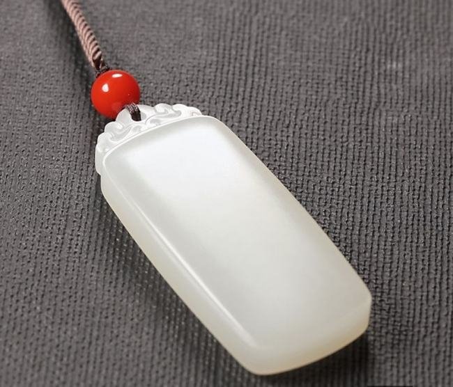 贵州罗甸的玉和和田玉的最大区别是什么，最好的贵州罗甸玉可以达到什么成色？