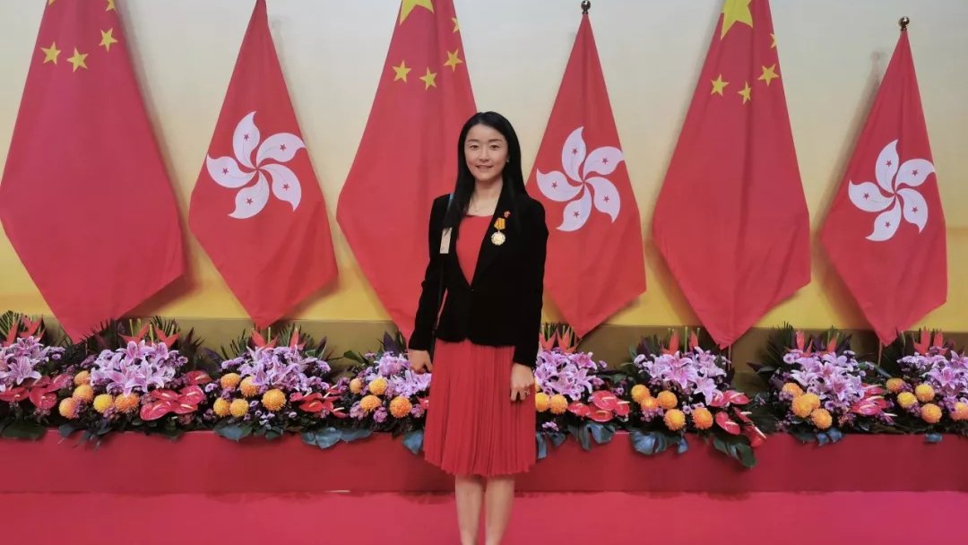 网球名将晏紫,结婚有11年之久了,成为了四个孩子的妈妈,你怎么看?