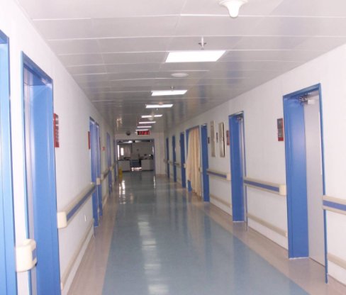 西安又一名孕妇流产,有警察护送依然被拒诊,医院究竟为何拒诊?