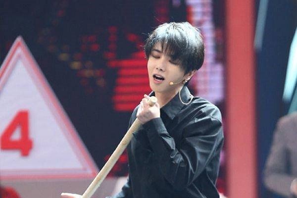 双十一狂欢夜华晨宇飙高音，你觉得他是live之王吗？