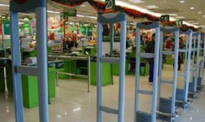 超市门口的防盗警报器的工作原理？