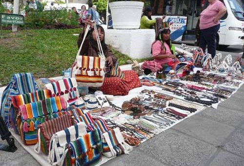 摆地摊卖什么最赚钱而且很受欢迎（利润高摆地摊小商品）