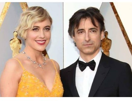 真人版《芭比》曝出首张剧照,这部影片是由哪些演员领衔主演的?