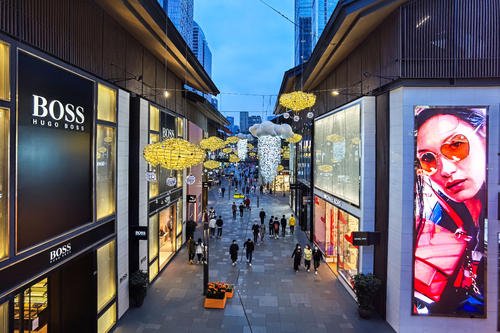 成都跻身超大城市行列，成都是一座怎样的城市？