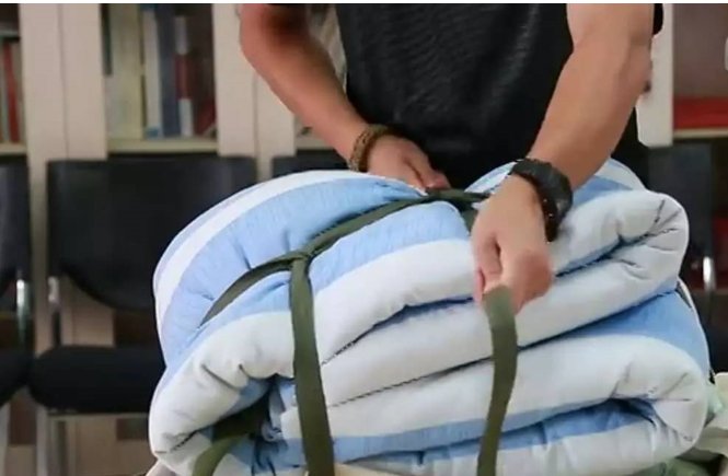 军训要打的背包带怎么打呀?