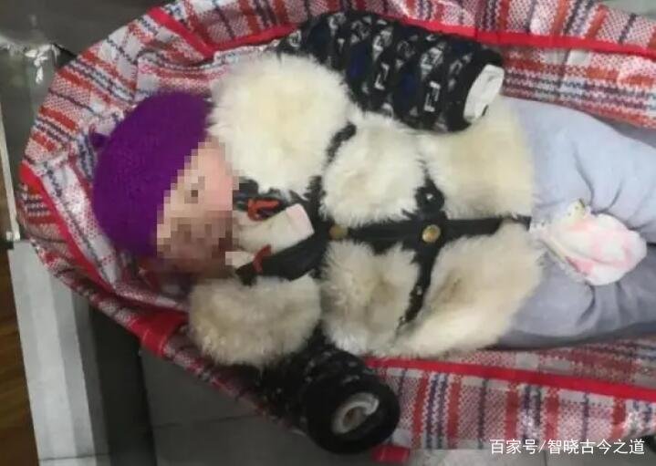 广东火车站附近发现一弃婴，小小男婴为何被母亲狠心抛弃？