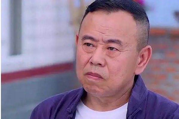 65岁潘长江直播翻车，被指晚节不保，茅台是如何回应的？