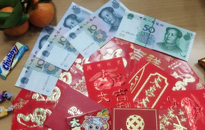 如何看待网吧老板除夕夜给顾客发红包?