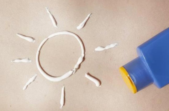 先擦隔离霜还是先擦防晒霜