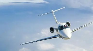 东海航空机长与乘务员空中互殴，事发的原因是什么？