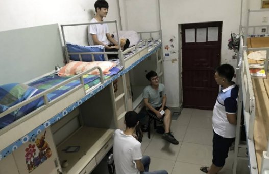 男生在宿舍的相处模式是怎样的?