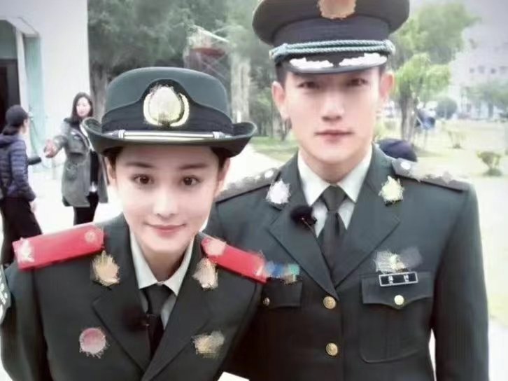 张馨予回应和老公何捷很好嗑：起床一头问号，两人有什么甜蜜故事？