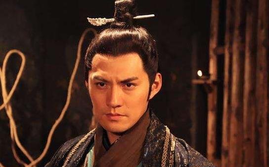 李元霸无敌天下，随便拉出来哪几位好汉可以秒杀他？