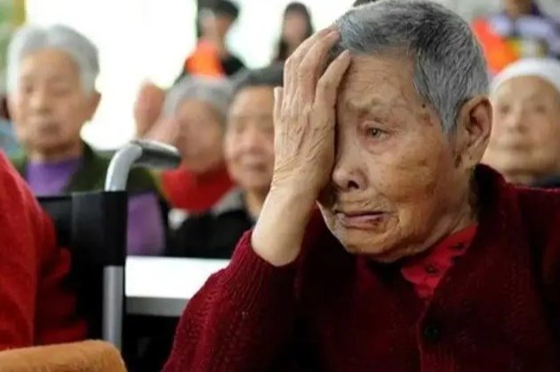 七旬老人脑出血住进ICU,独子因西安疫情无法尽孝,老人能得到照顾吗?