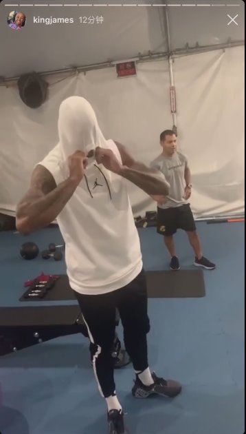 詹姆斯有好几个兄弟一起被称为香蕉船兄弟,他们都是谁呢?