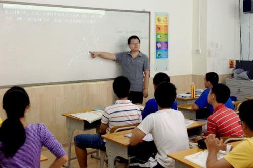 爷爷奶奶花百万给孙女补课，这样会不会给孩子造成压力？