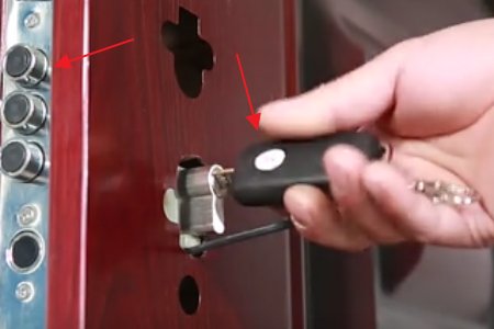 普通防盗门怎样更换成电子门锁