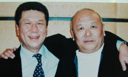 东方奇人侯希贵的法术是天生就会的吗?