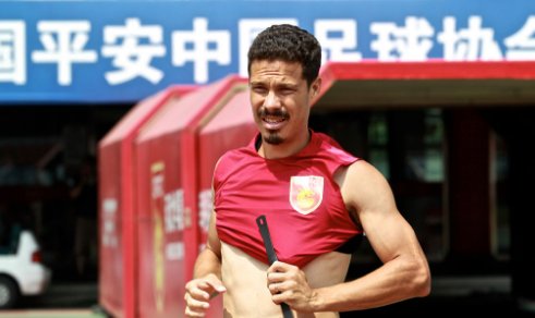 华夏幸福为何强行回收巴西外援埃尔纳内斯？