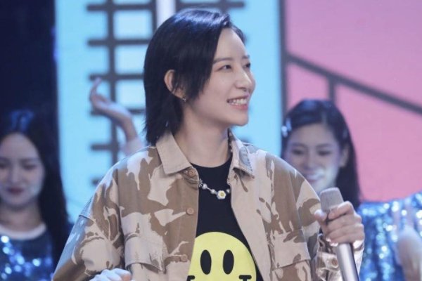 李斯丹妮发长文道别：这里是修罗场也是乌托邦，有何内涵？