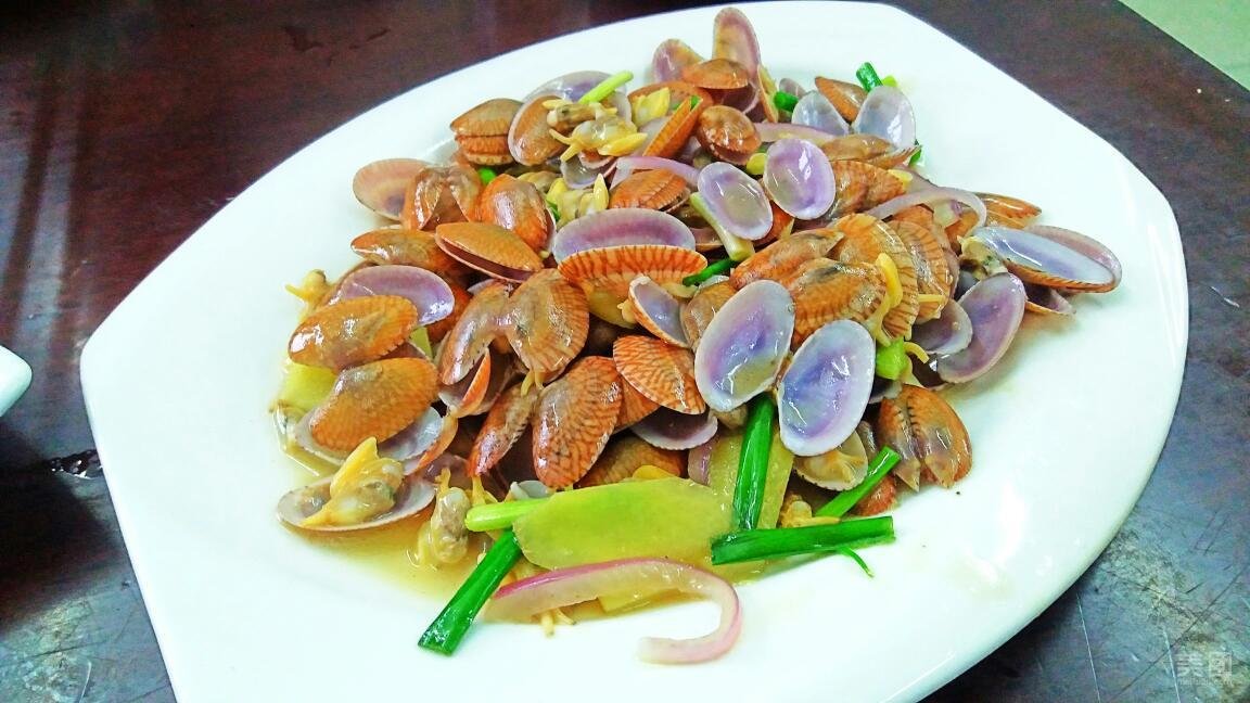 游客在广西一餐馆共点了四道菜花费近千元，该游客能够追回损失吗？