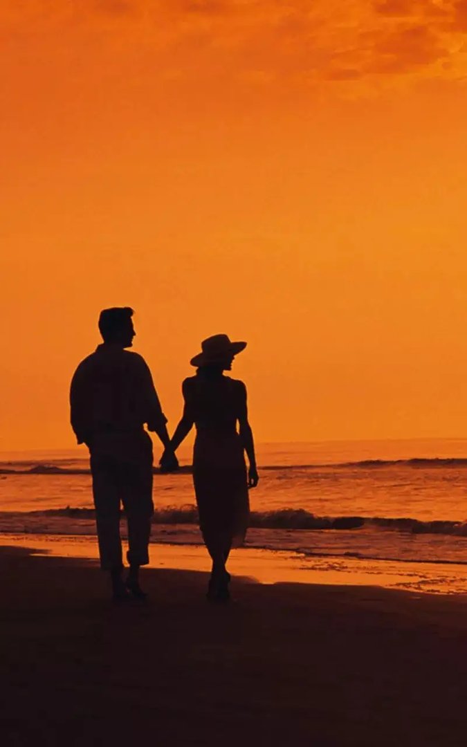 胡杏儿发文为老公庆生，感情如何能长久？